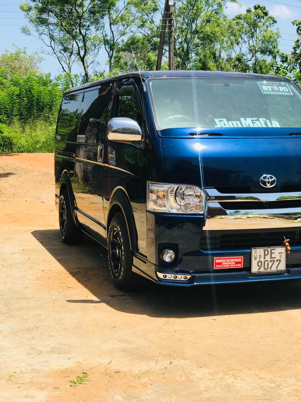 TOYOTA KDH 200V SUPER GL ORIGINAL